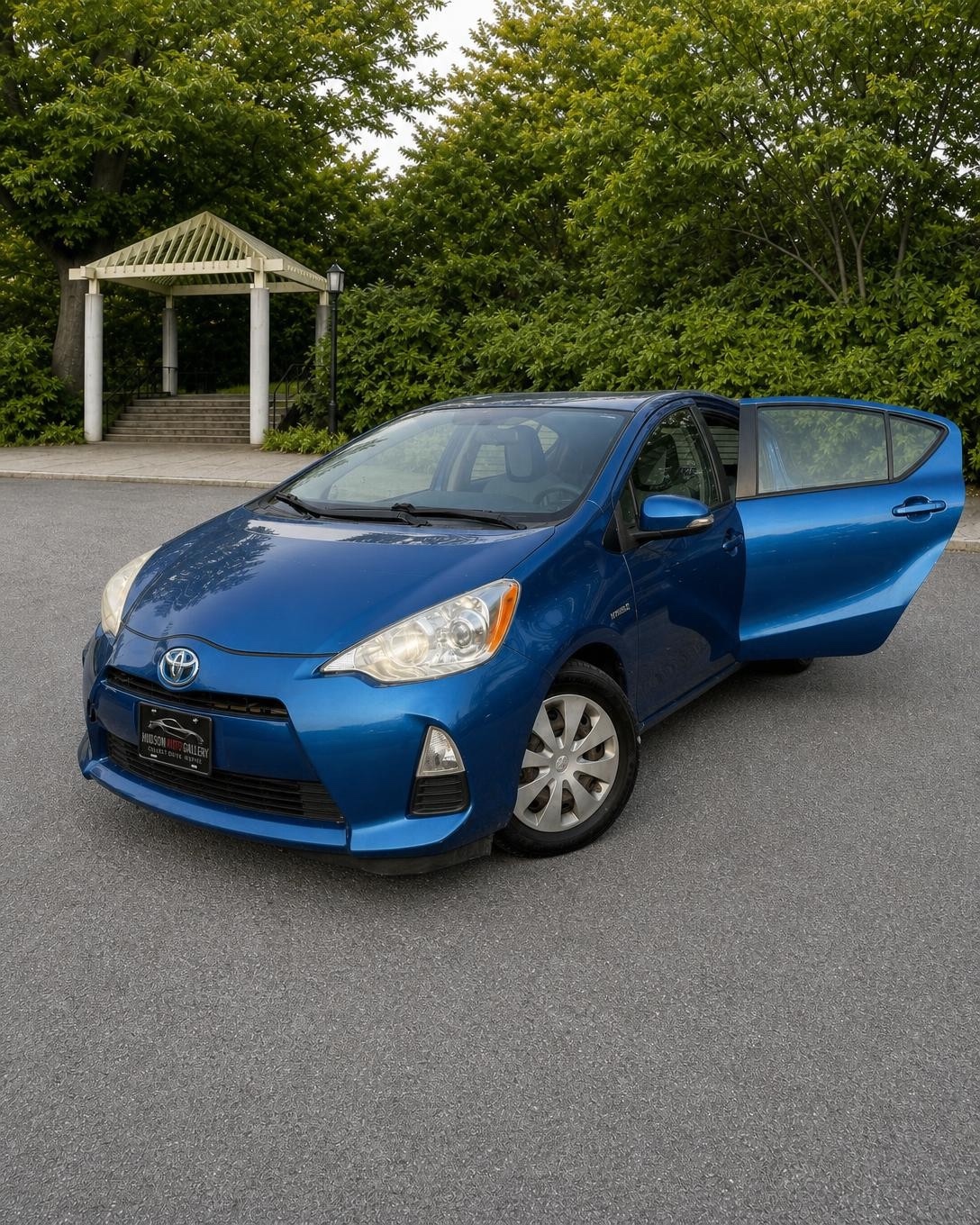 2014 TOYOTA Prius C NHP10L